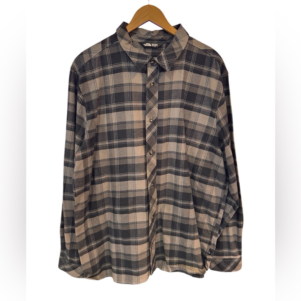 The North Face Gray Plaid Flannel Button Down Shirt.  Size XXL